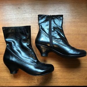 Portlandia Black ‘Helsinki’ Women’s Ankle Boots